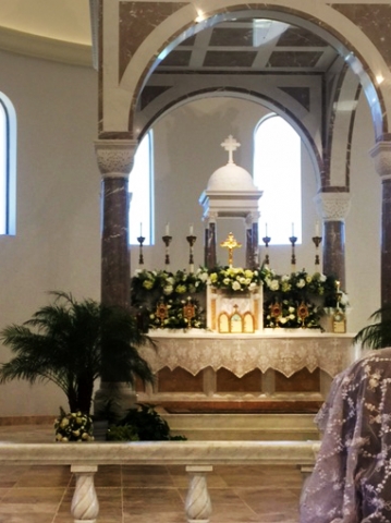 Daffodil Altar Lace in Real Life